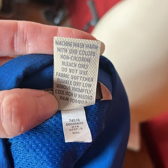 BNWOT royal blue Duluth Trading Co. long sleeve shirt - Picture 13 of 16